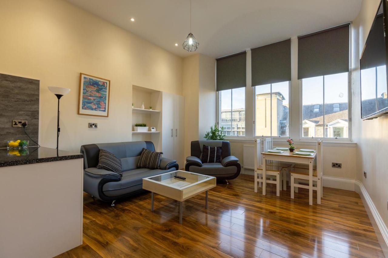 New 2 Bed Apartment With Stunning Views Of Arthur Seat Mountain Edinburgh Dış mekan fotoğraf