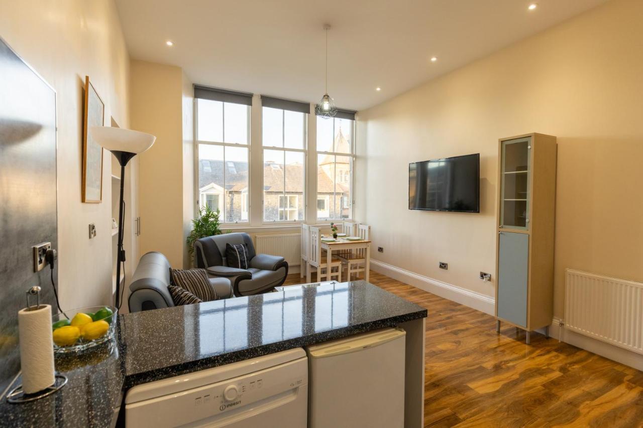 New 2 Bed Apartment With Stunning Views Of Arthur Seat Mountain Edinburgh Dış mekan fotoğraf