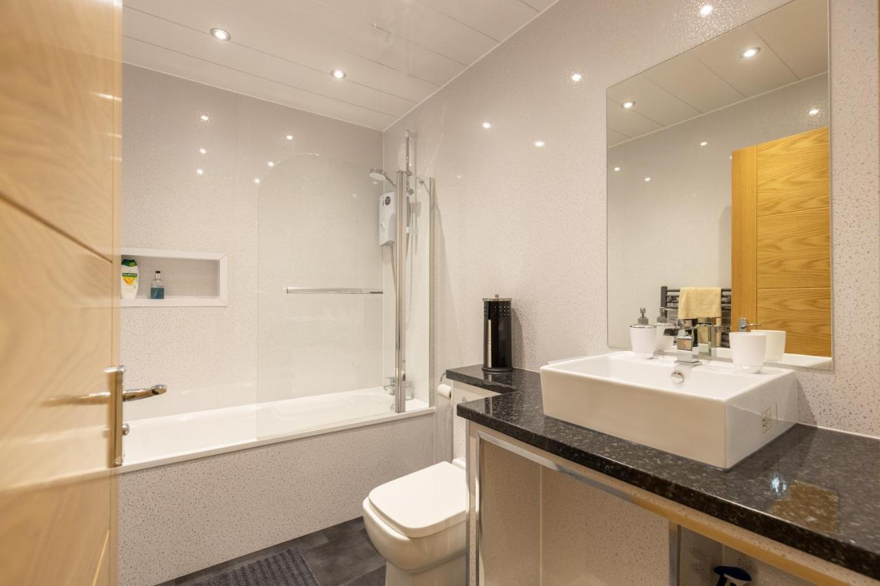 New 2 Bed Apartment With Stunning Views Of Arthur Seat Mountain Edinburgh Dış mekan fotoğraf