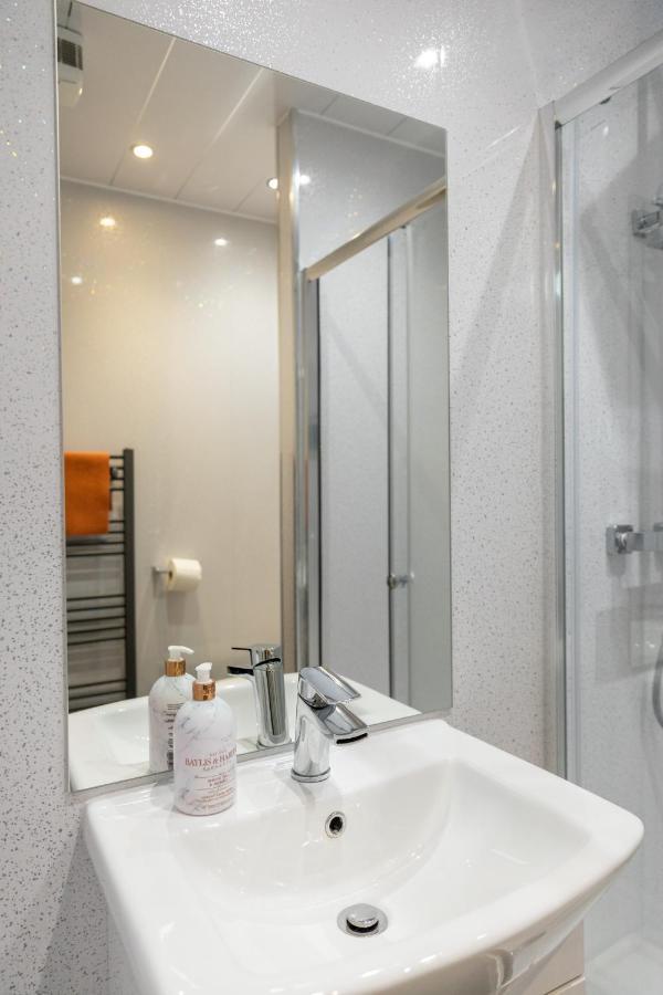 New 2 Bed Apartment With Stunning Views Of Arthur Seat Mountain Edinburgh Dış mekan fotoğraf